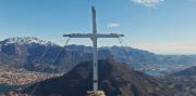 70 Croce Corno Birone (1116 m) con Resegone e Barro sullo sfondo